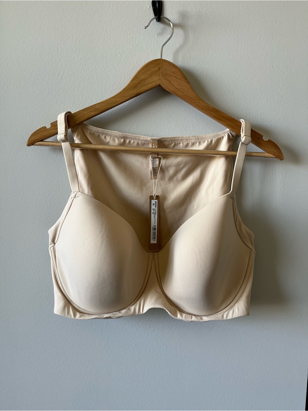 SKIMS Fits Everybody Full Coverage Back Smoother Bra 38DD NWT Sand Color